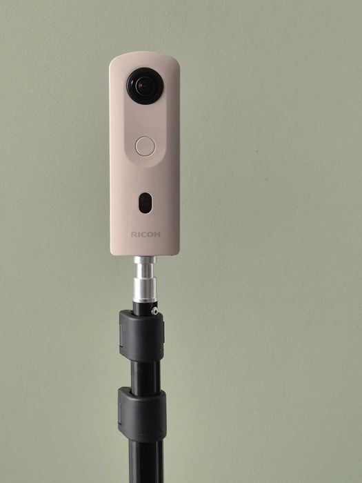 Ricoh Theta SC2 - kamera sferyczna 360° + statyw