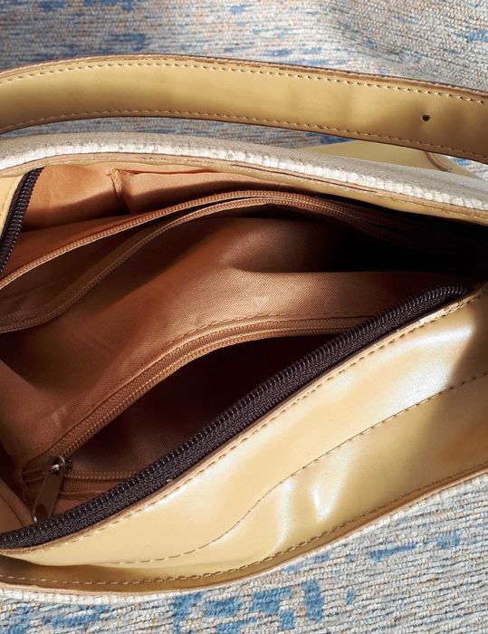 Torebka damska beżowo-kremowa z rączką