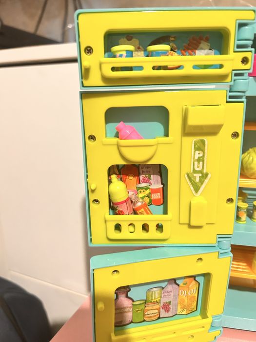 Іграшковий холодильник