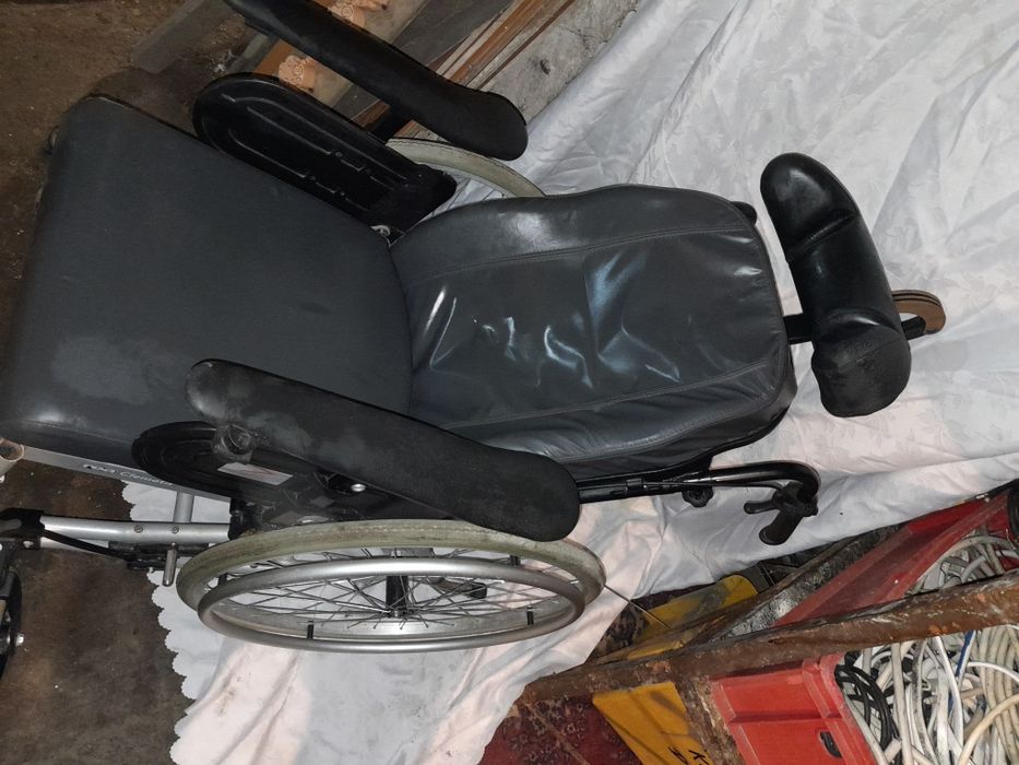 Wózek inwalidzki rozkładany invacare