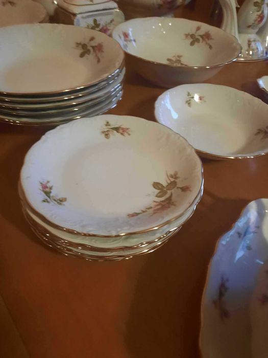 serwis obiadowy  porcelana Wawel róża