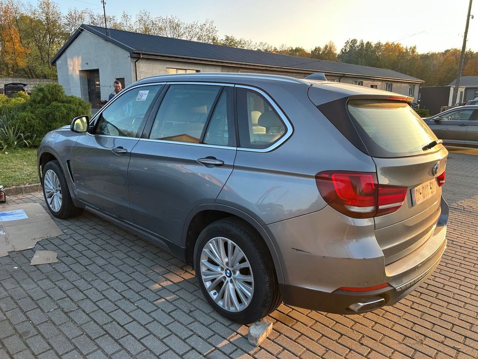 BMW X5 Do poprawek lakierniczych.