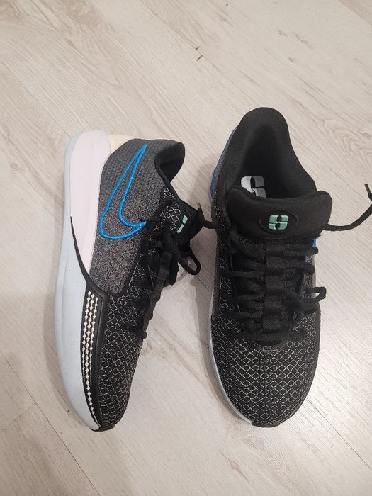 Кроссовки жіночі NIKE SABRINA 1 нові original
