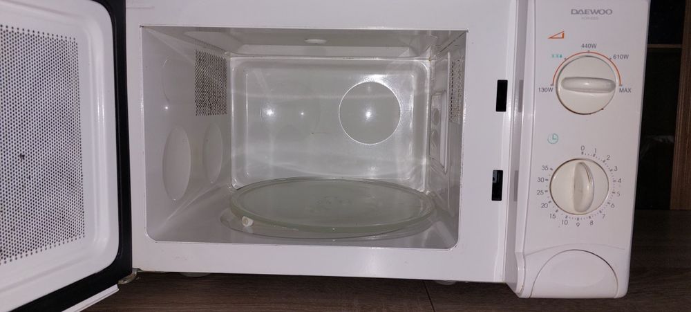 Mikrofala DAEWOO