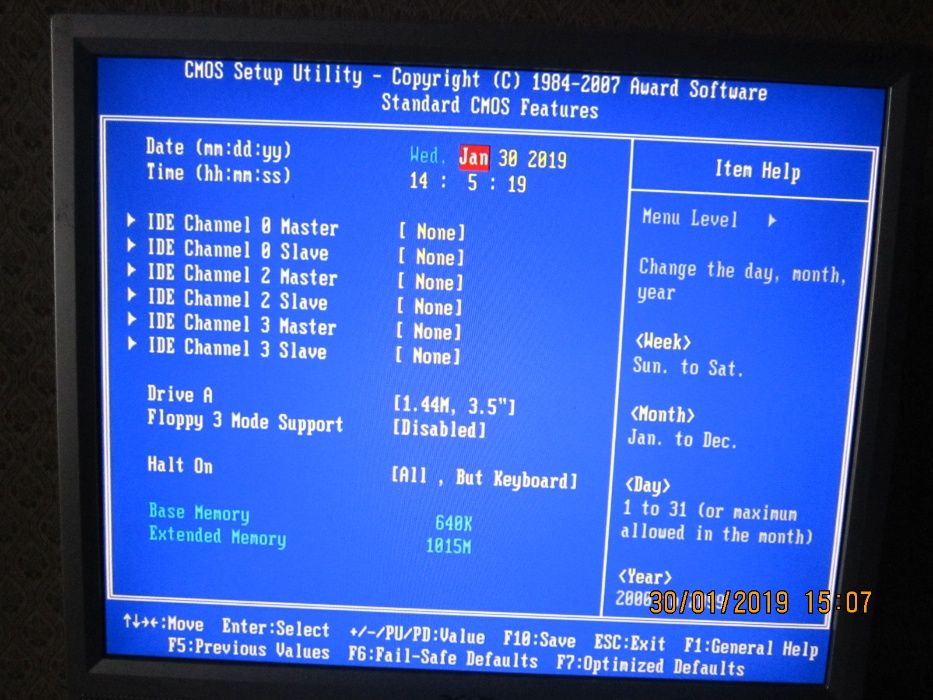 Продам недорого материнскую плату GIGABYTE GA-945GCM-S2L