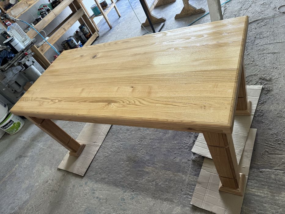 Стіл дубовий