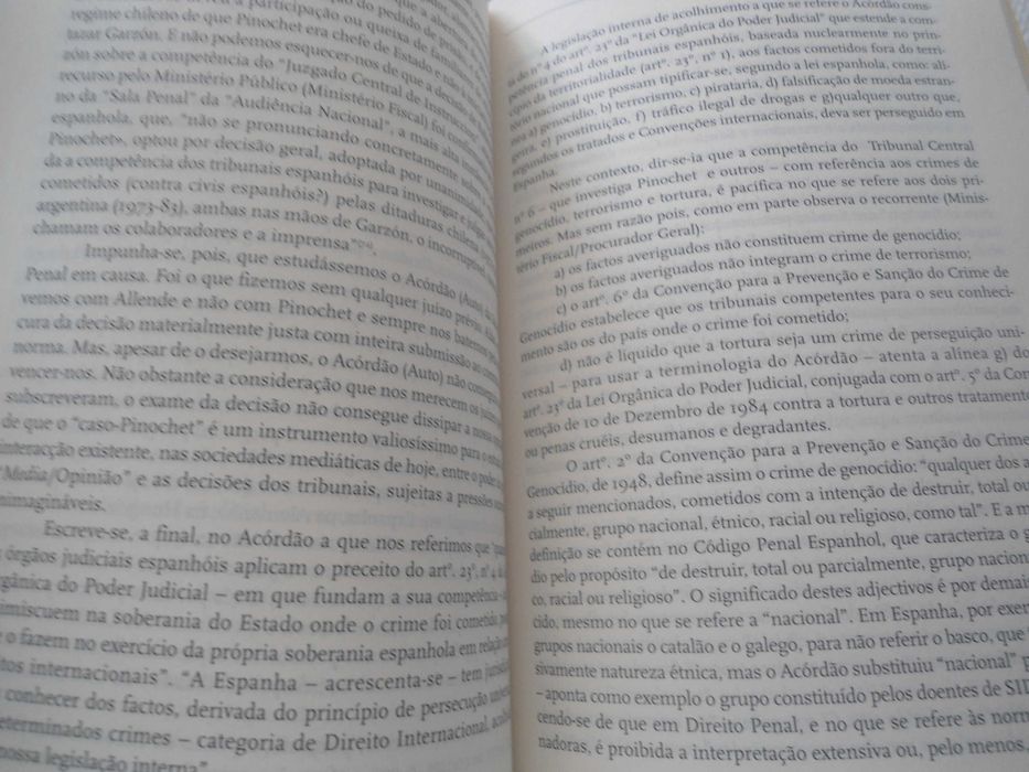 Democracia ou Telecracia? Uma Nova Ideologia por José Mª R. da Silva