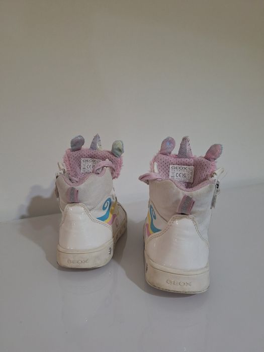 Sapatilhas menina Geox (tamanho 28)