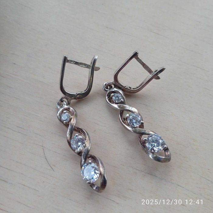 Продам бижутерию .серебро