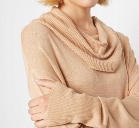 B.P.C beżowy sweter z szerokim golfem i frędzlami ^36/38