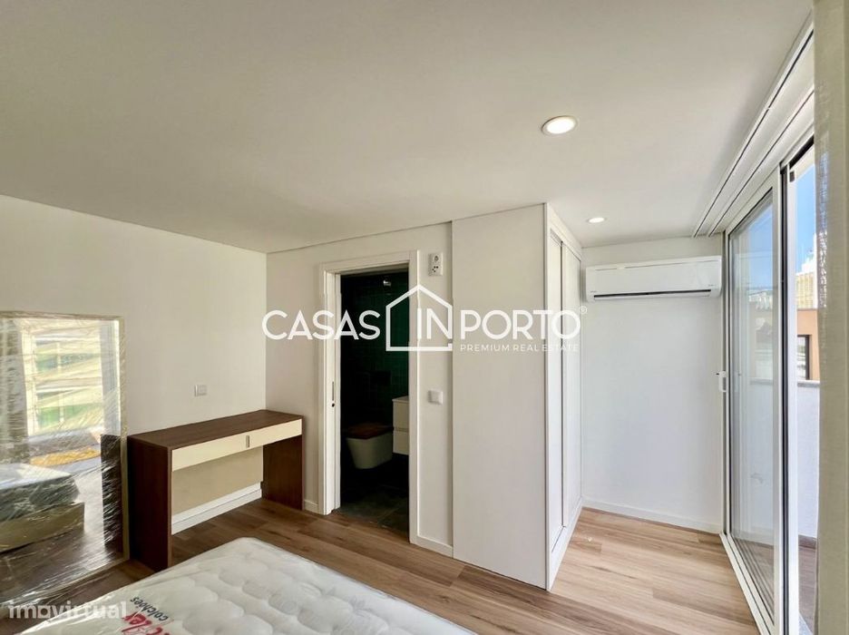 Moradia Triplex T2 com Terraço - Junto à Lapa, Porto
