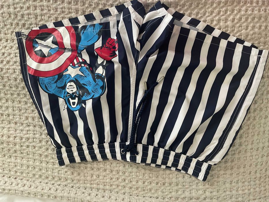 calções de praia + t´shirt