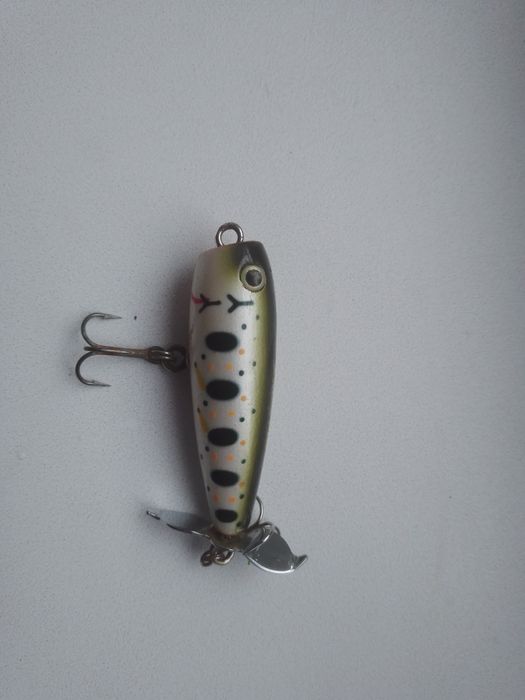 Продаю воблеры и вращающиеся блесна.