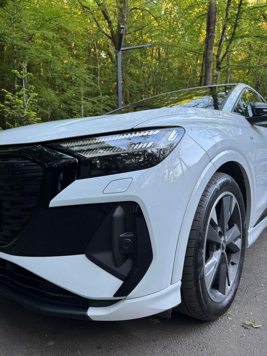 Авто Audi q4 sportback e-tron
