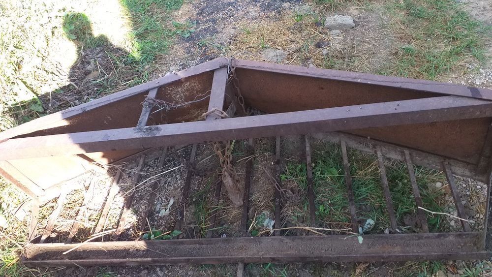 Pług do śniegu i kretowisk .