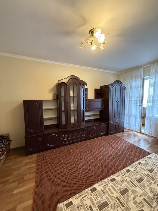 ОРЕНДА 1-кім квартири в районі парку Олександрія - Більше