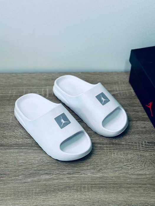 Шльопанці білі Jordan чоловічі білі Тапочки Джордан белые шлепанцы