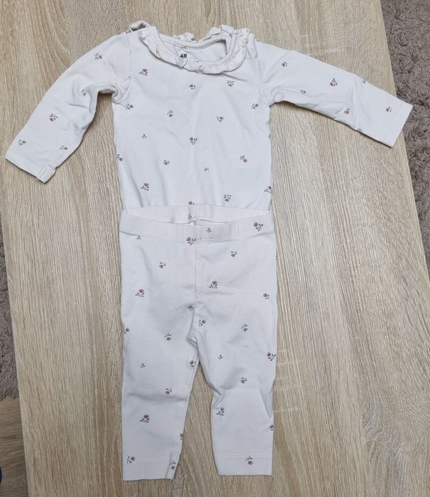 Zestaw body+legginsy w kwiaty rozmiar 62 HM