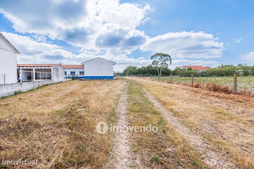 Moradia T4 incrível, com terreno de 4.200m², no Rebocho, Coruche