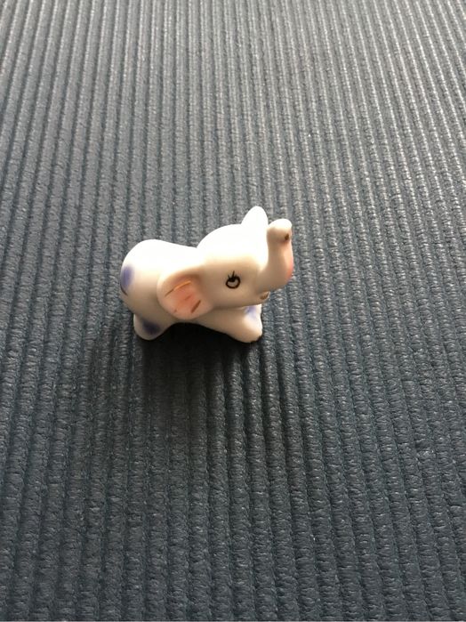 Figurka- słonik porcelanowy