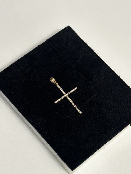 Зллота підвіска з діамантами