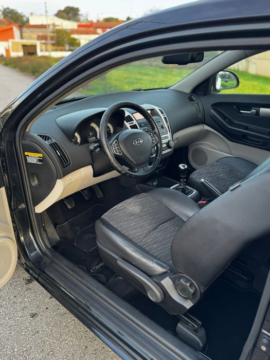 Kia Ceed 1.4 gasolina, ano 2008