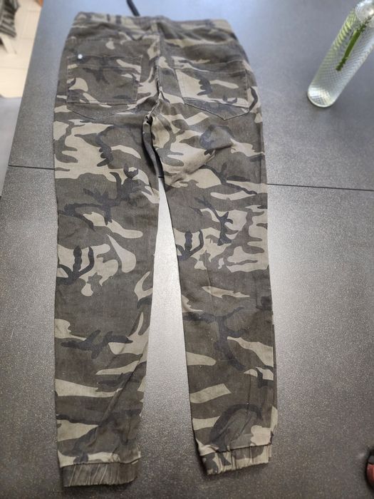 Spodnie męskie w rozmiarze S