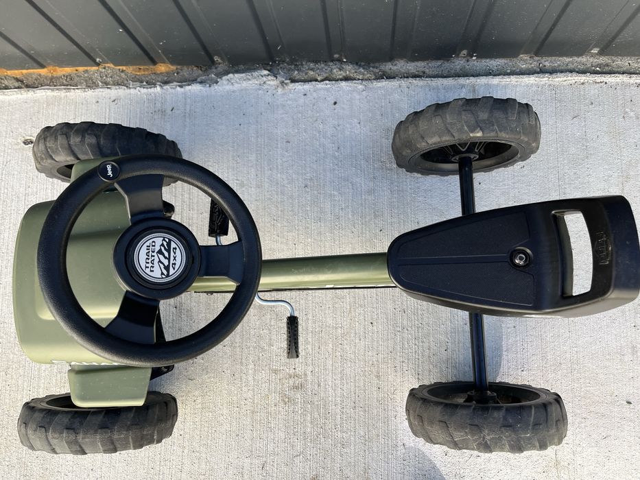 Jeep Wrangler gokart na pedaly Berg