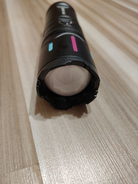 Mocna latarka taktyczna ZOOM LASER 6 trybów Ładowanie USB C (L1546)