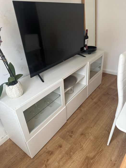 Mesa jantar branca 4 cadeiras + movel