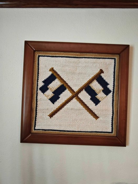 Quadro de Arraiolos 44x44 feito à mão