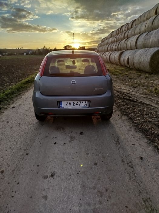 Fiat  Punto 1.4 2007 Niski Przebieg