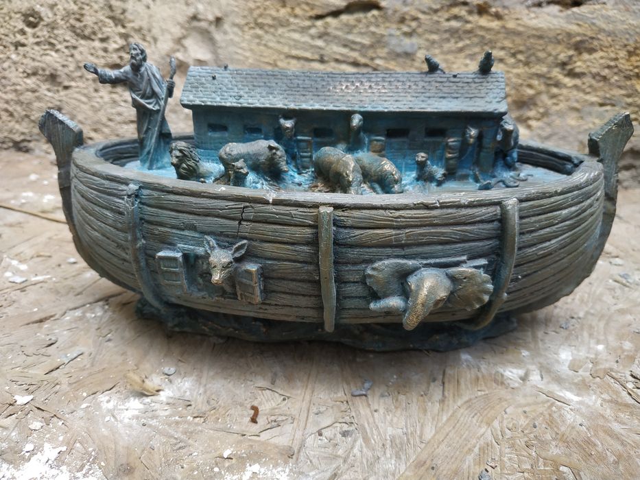 Художественное литьё  бронзы, латуни, нейзильбера,серебра, золота.