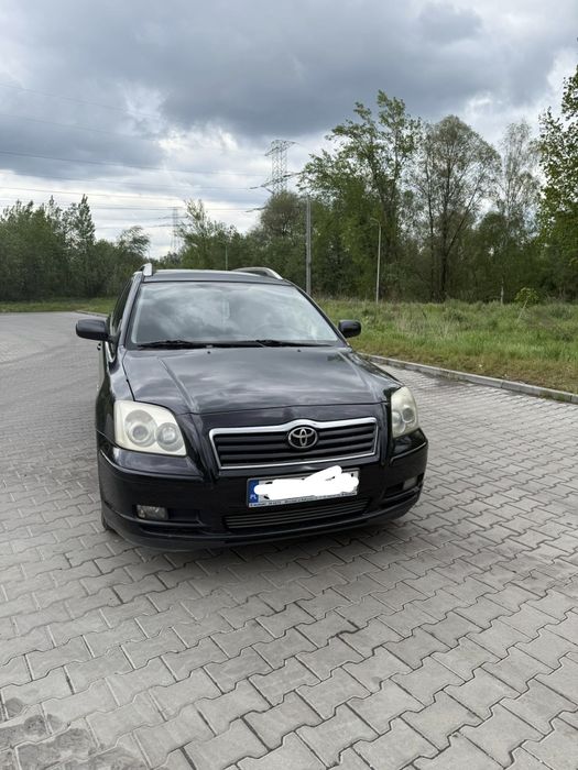 Sprzedam Toyote Avensis