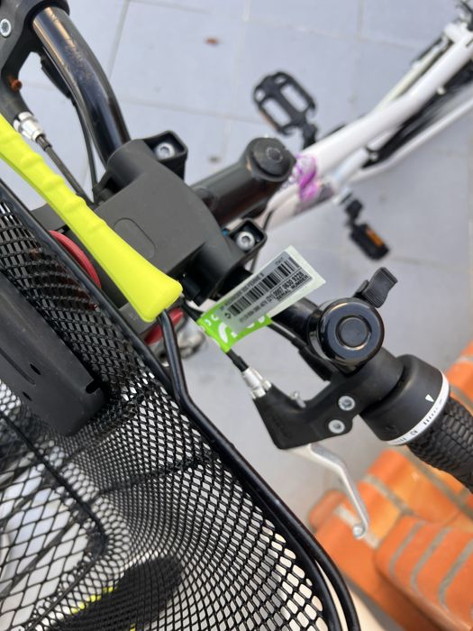 Bicicleta com cesto a frente