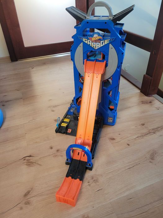 Hot wheels zestaw rajdowy garaż