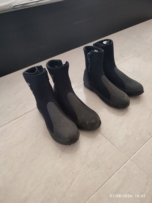 Botins de Mergulho em Neoprene (Par) – Como Novos / Excelente Estado