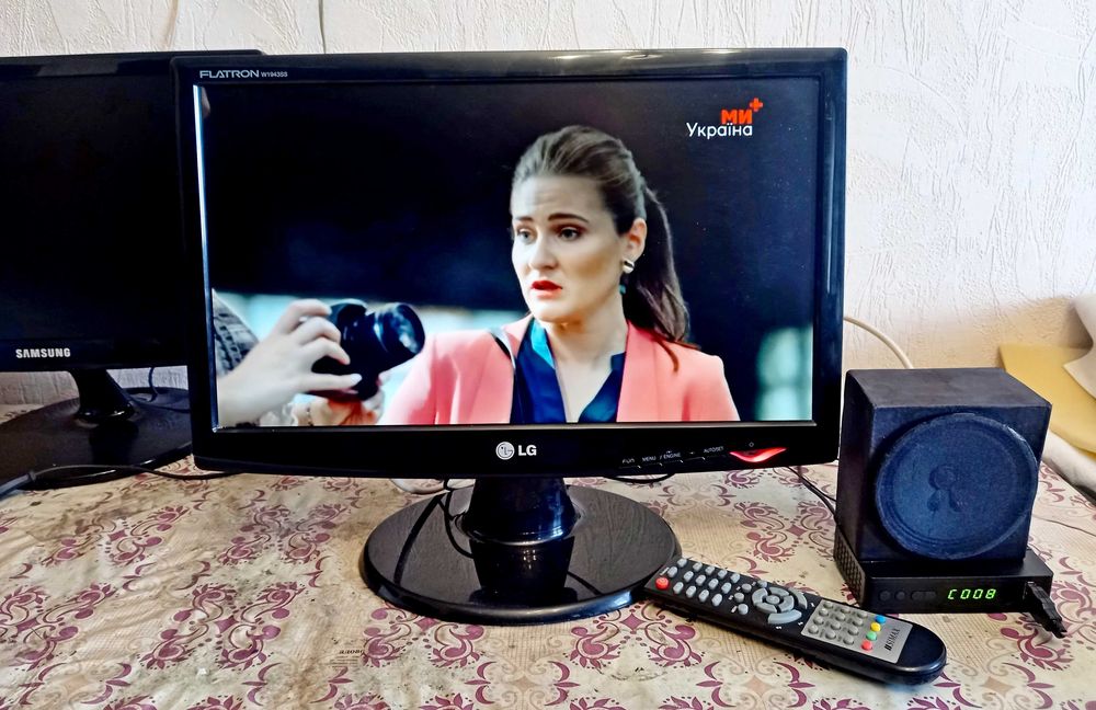 LCD телевизор 20"/22" c Т2 рабочий.