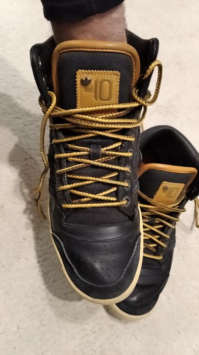 Шкіряні кросівки Adidas 41