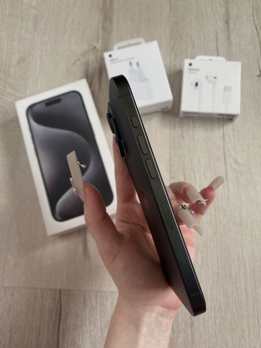 iPhone 15 pro 256 гб Black Titanium