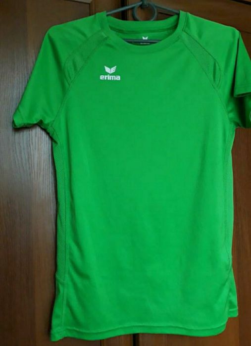 Фірмові футболки для спорту