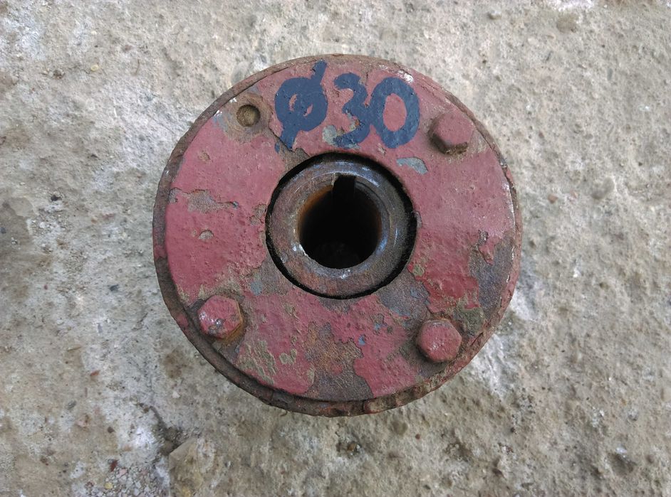Sprzęgło do rozrzutnika FI 30