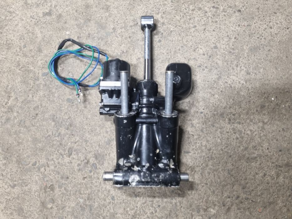 Power trim silnik zaburtowy yamaha evinrude mercury do łodzi
