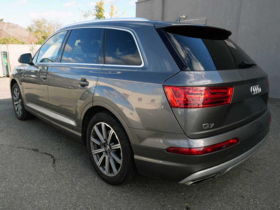 Audi Q7 55 quattro SE Premium Plus      2019