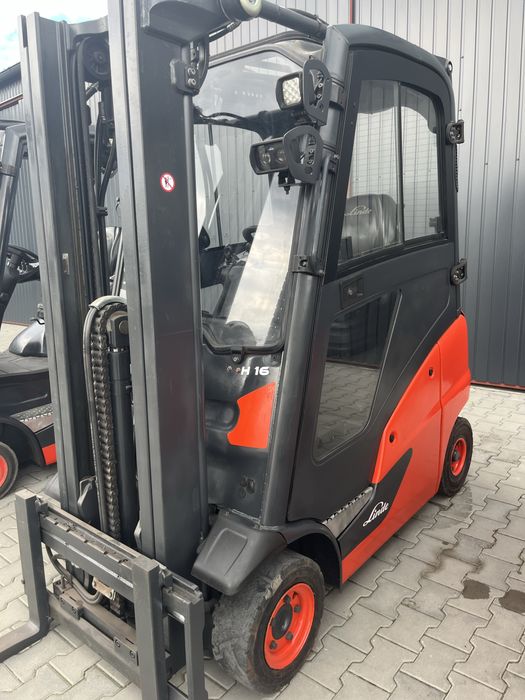 Woózek widlowy Linde H 16