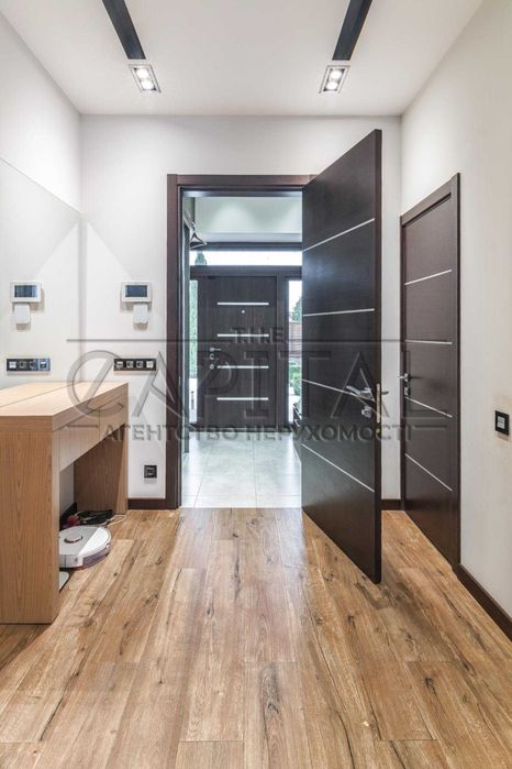 Оренда будинку,Віта-Поштова,250 м2, 20 соток, гардеробна,гараж,басейн