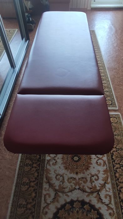 Кушетка медична нова.