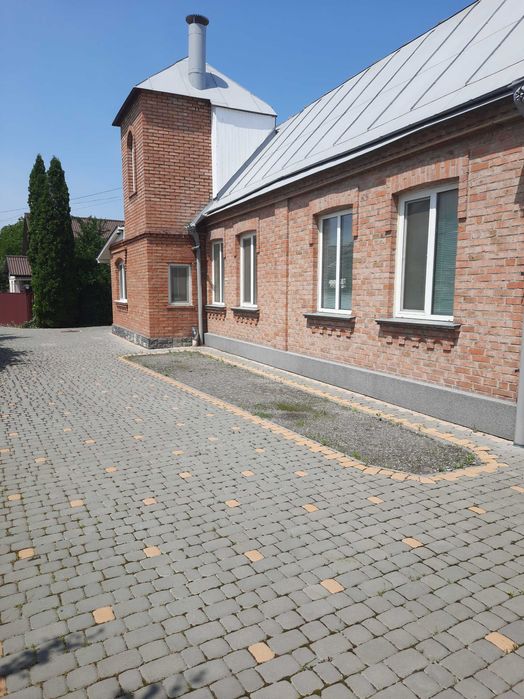 Продається якісний господарський будинок