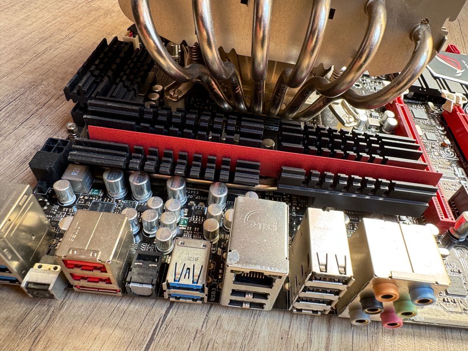ASUS ROG Crosshair V Formula + процесор + Noctua + DDR3