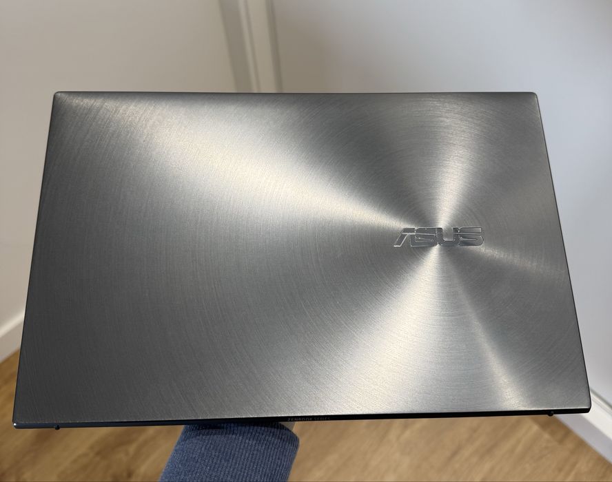 ASUS Zenbook 14 (UX425EA) i7 1TB 16GB RAM como novo, sem marcas de uso